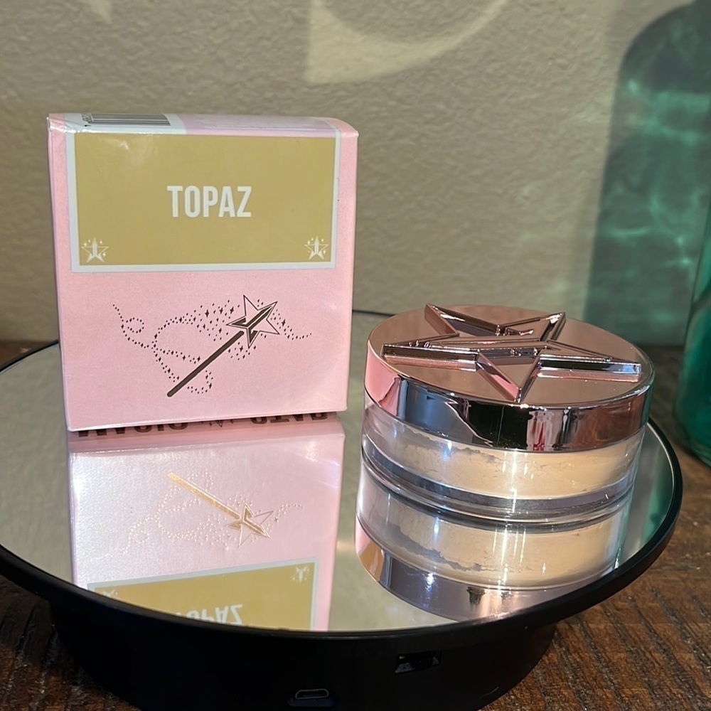 Jeffree Star Luminous Setting Powder, in shade TOPAZ. NEW in box!